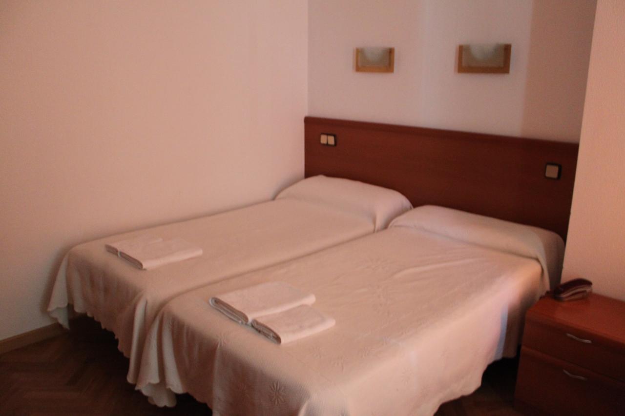 Hostal Jerez Madrid Luaran gambar
