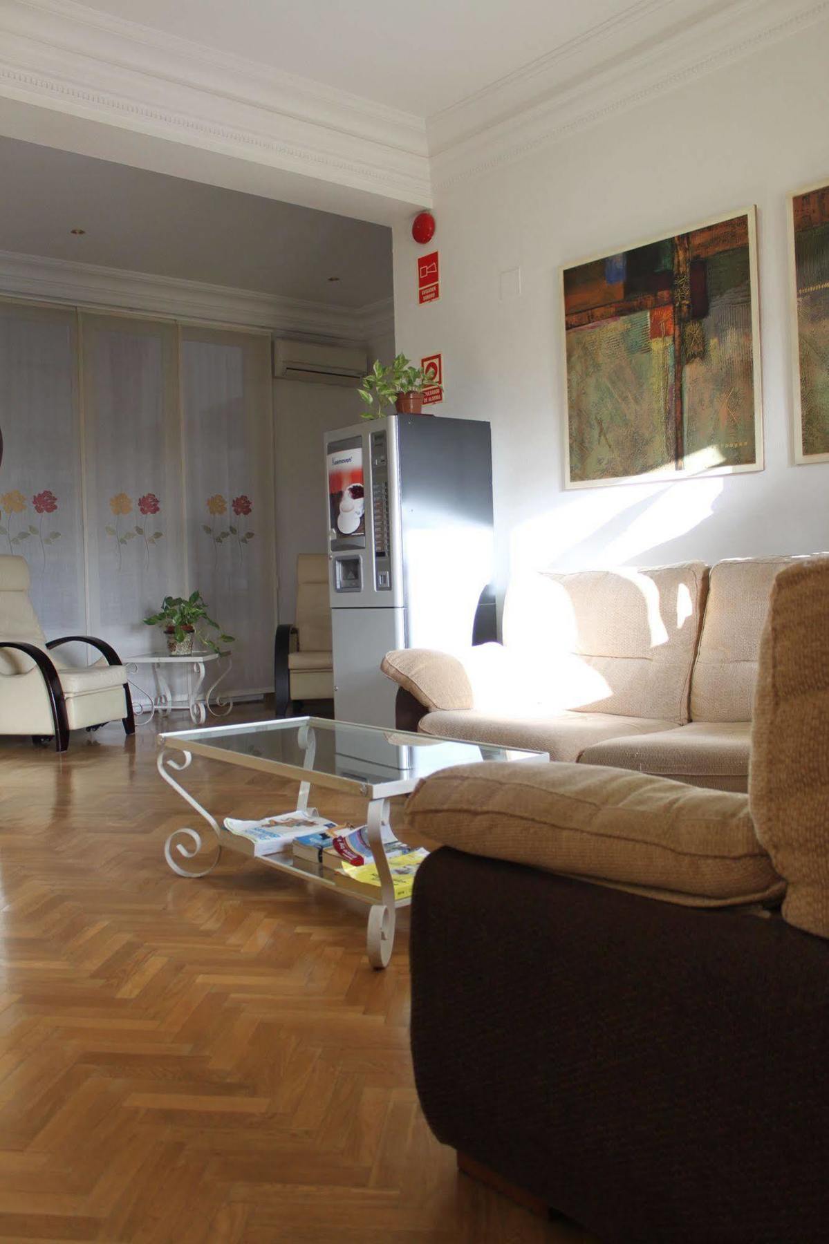 Hostal Jerez Madrid Luaran gambar