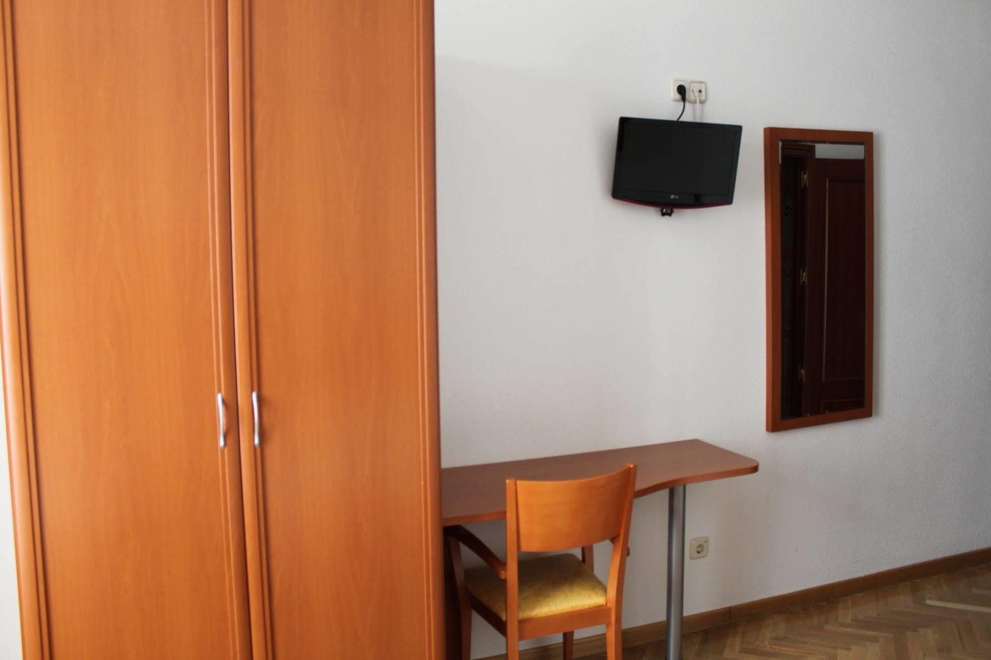 Hostal Jerez Madrid Luaran gambar